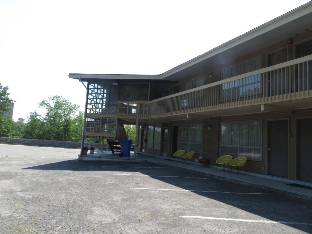 Parkway Motel Ниагара-Фолс Экстерьер фото