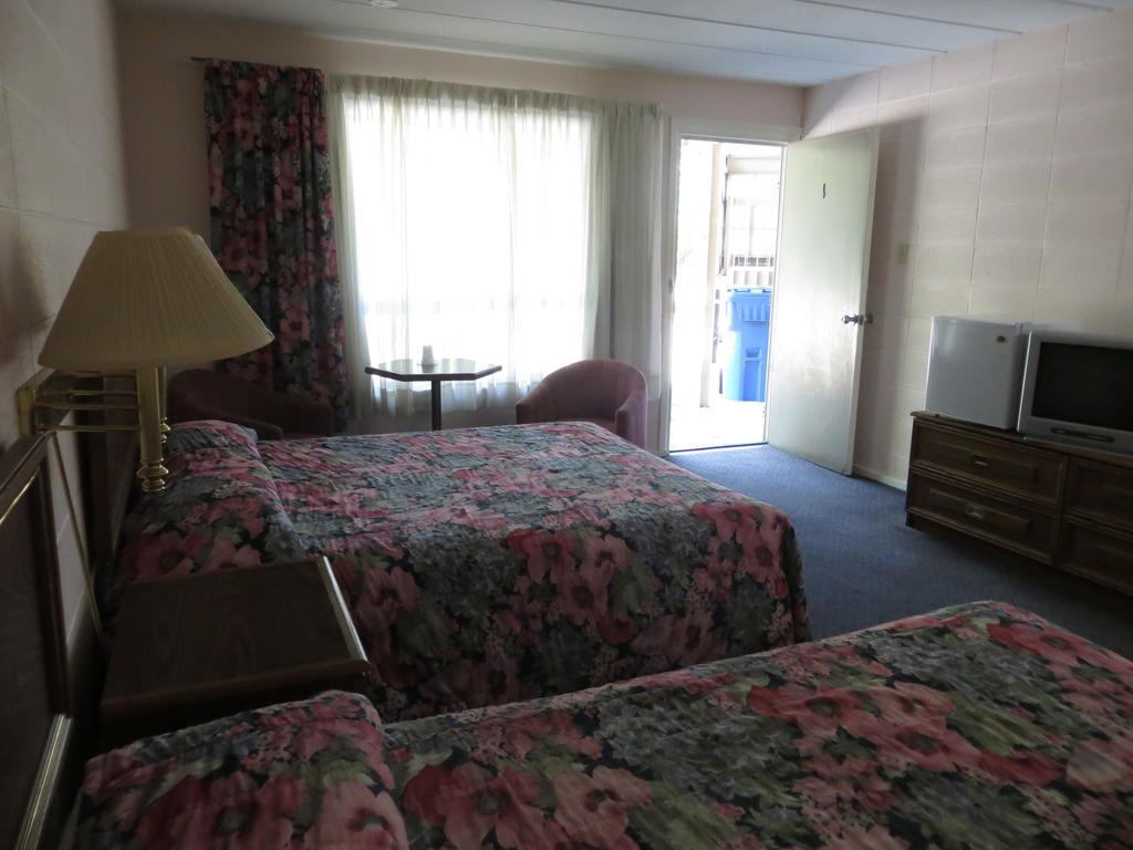 Parkway Motel Ниагара-Фолс Экстерьер фото